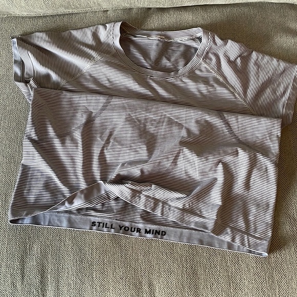 Lululemon black and white swiftly tech size 12 shirt - Picture 2 of 6